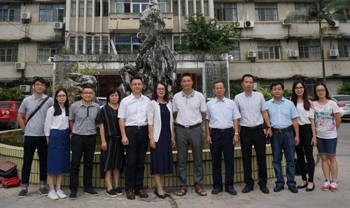 党务交流后与南宁市委会合影.jpg